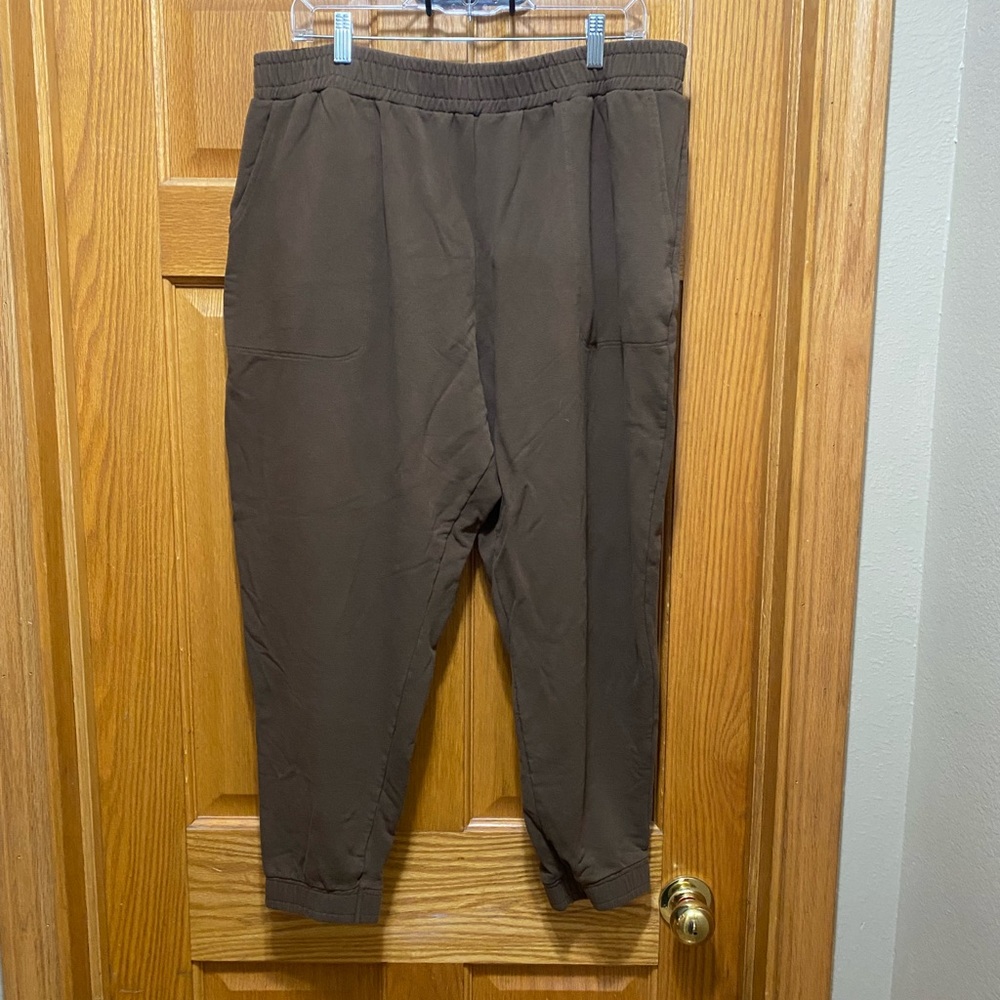 Glyder Women's Brown Track Pants